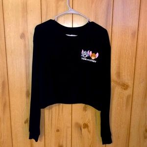 This is a XL Tom and Jerry crop top. Black.